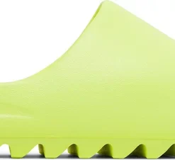 Yeezy Slide "Glow Green"